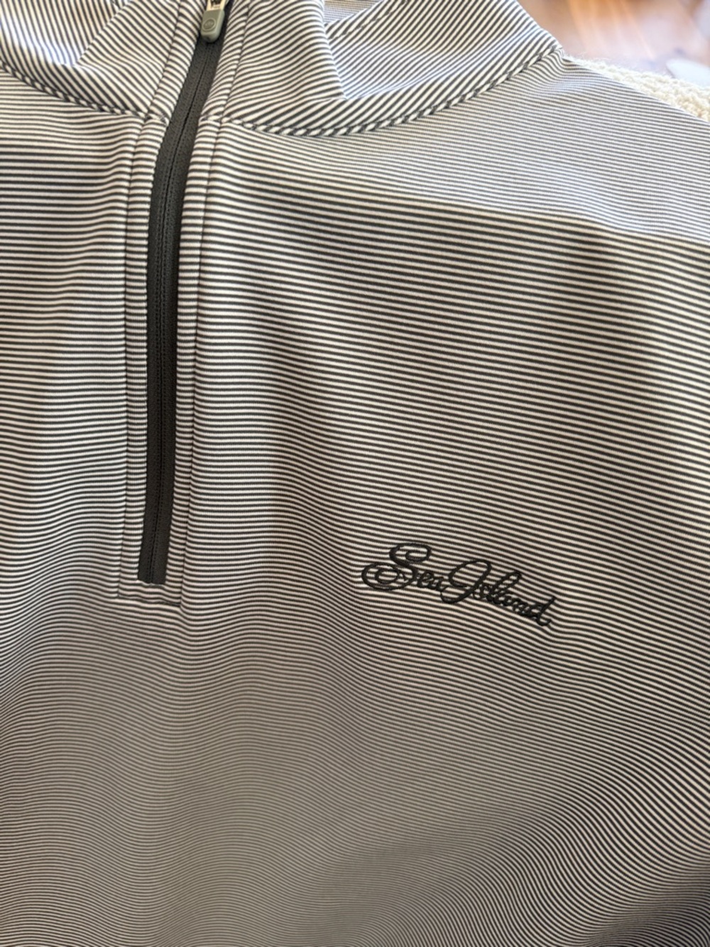 Peter Millar Sea Island Quarter Zip L/S Golf Pullover. Navy/White Stripes. Large